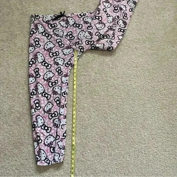 Hello Kitty Sleepwear By Sanrio Teen/Girls Size XL Pajamas PJs Set Polyester - Picture 8 of 16